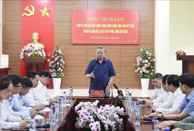 Party chief inspects local political system operation in Dien Bien